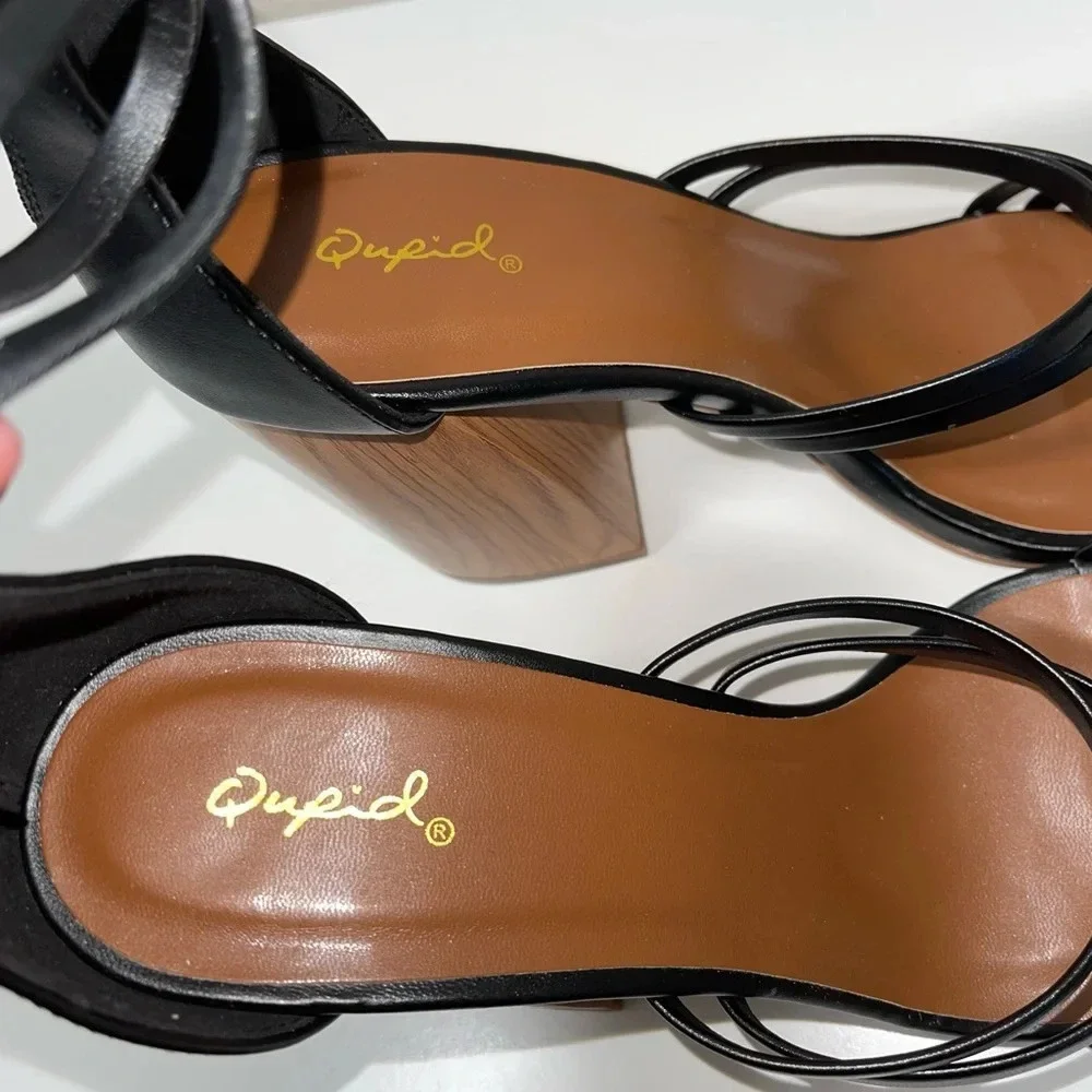 Qupid Black Square Toe Strappy 5” Wooden Block Heel Sandals 10 Women’s